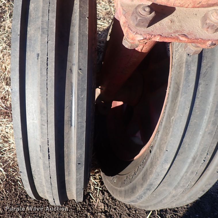 image for item DQ3873 1942 International Harvester Farmall M  tractor