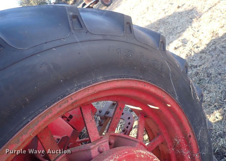 image for item DQ3873 1942 International Harvester Farmall M  tractor