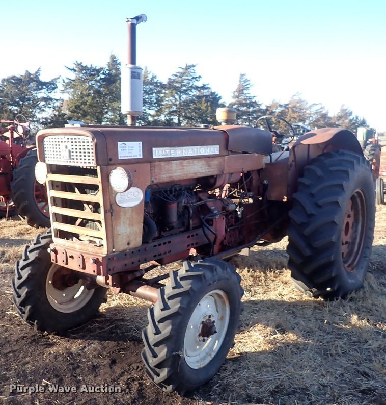 image for item DQ3874 1958 International 560  tractor