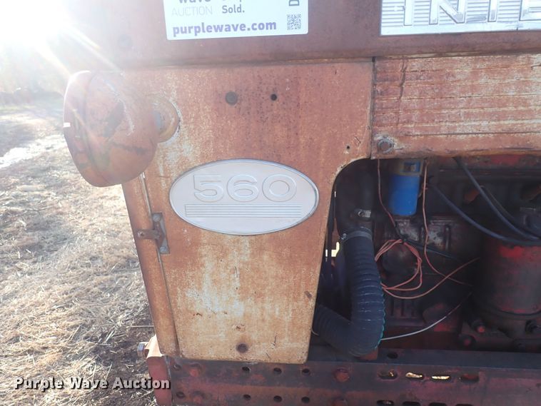 image for item DQ3874 1958 International 560  tractor