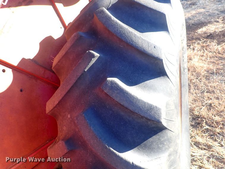 image for item DQ3874 1958 International 560  tractor