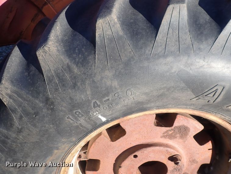 image for item DQ3874 1958 International 560  tractor