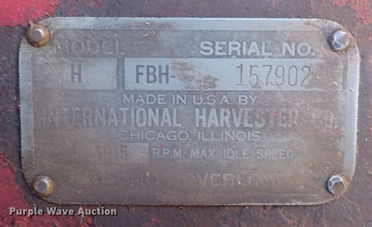 image for item DQ3877 1944 International Harvester Farmall H  tractor