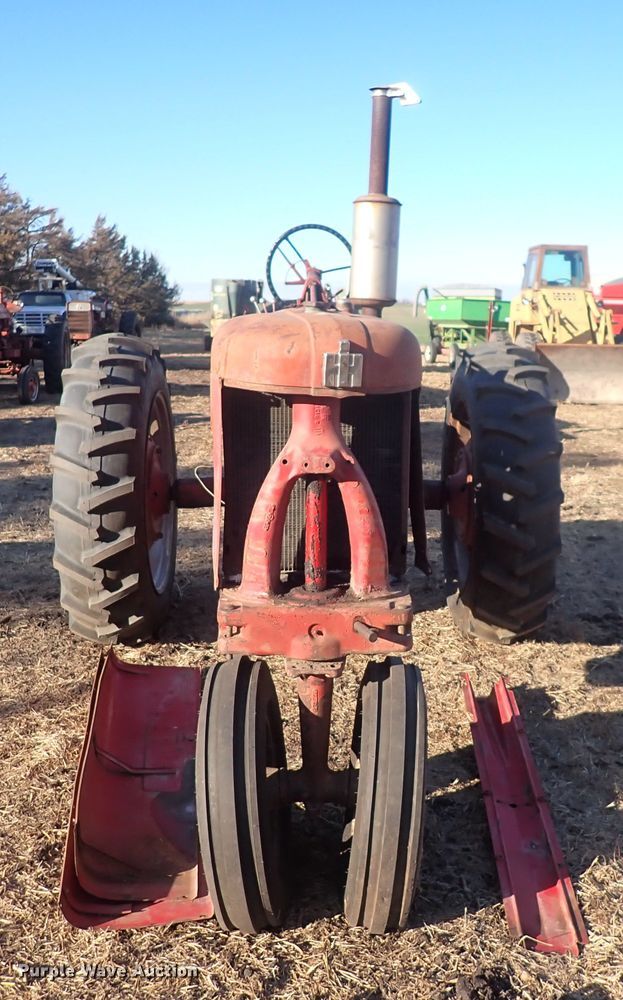 image for item DQ3878 1956 International Harvester McCormick Farmall 400  tractor