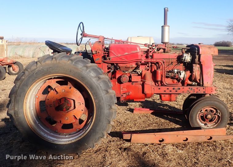 image for item DQ3878 1956 International Harvester McCormick Farmall 400  tractor