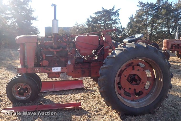 image for item DQ3878 1956 International Harvester McCormick Farmall 400  tractor