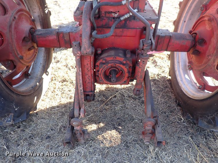 image for item DQ3878 1956 International Harvester McCormick Farmall 400  tractor