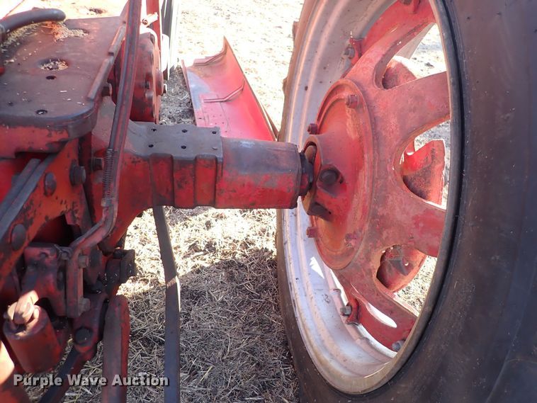 image for item DQ3878 1956 International Harvester McCormick Farmall 400  tractor