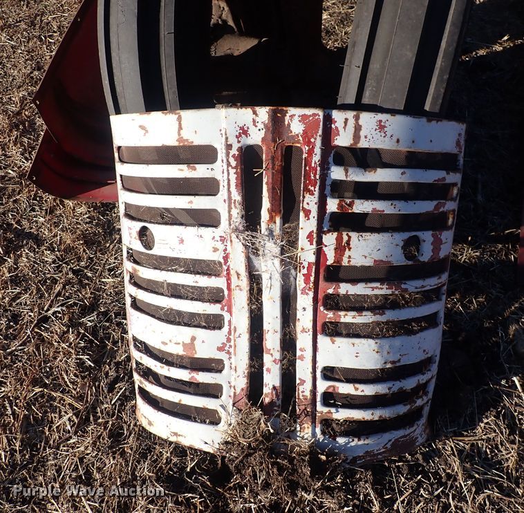 image for item DQ3878 1956 International Harvester McCormick Farmall 400  tractor