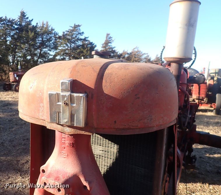 image for item DQ3878 1956 International Harvester McCormick Farmall 400  tractor