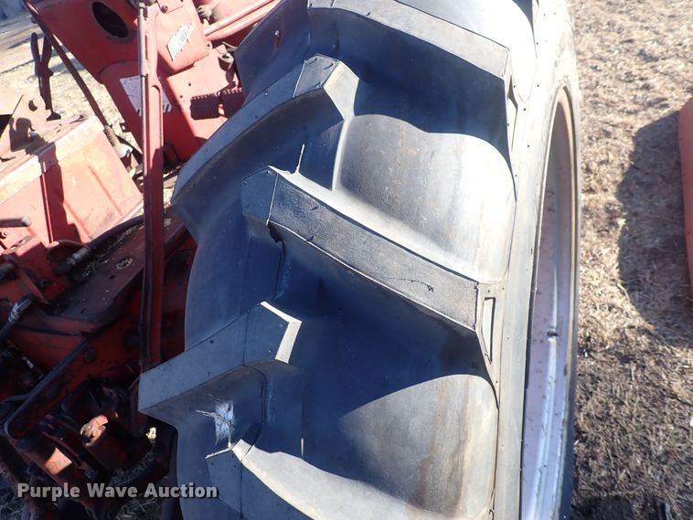 image for item DQ3878 1956 International Harvester McCormick Farmall 400  tractor