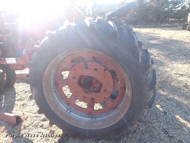 image for item DQ3878 1956 International Harvester McCormick Farmall 400  tractor