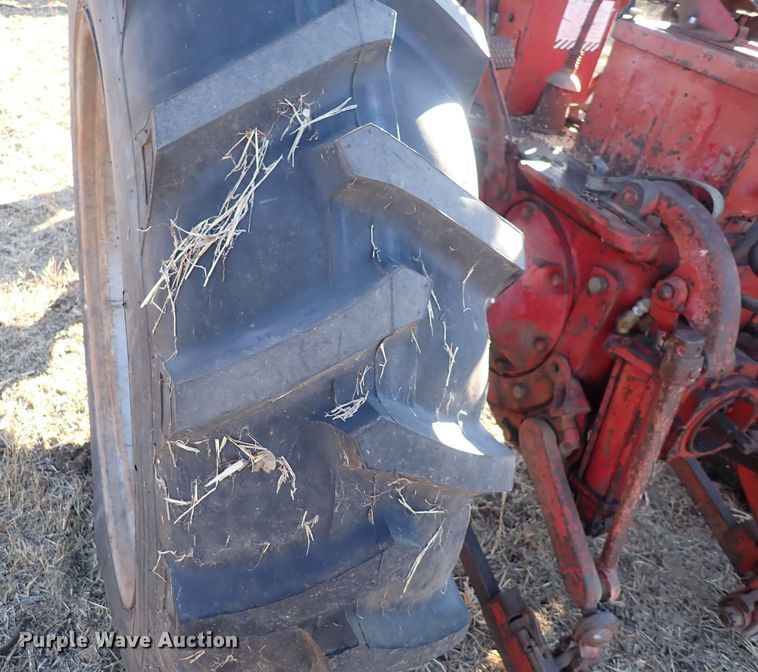 image for item DQ3878 1956 International Harvester McCormick Farmall 400  tractor