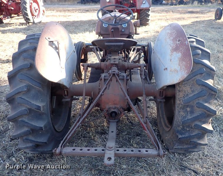 image for item DQ3879 Ford  tractor