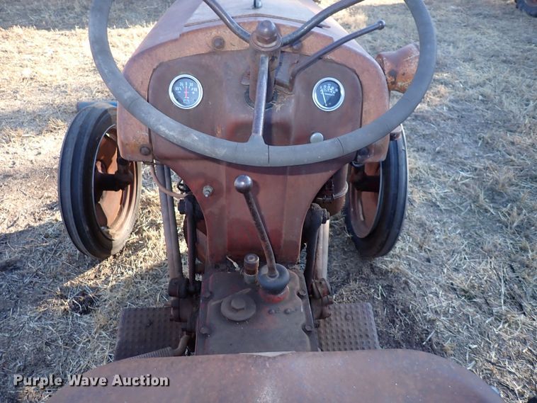image for item DQ3879 Ford  tractor