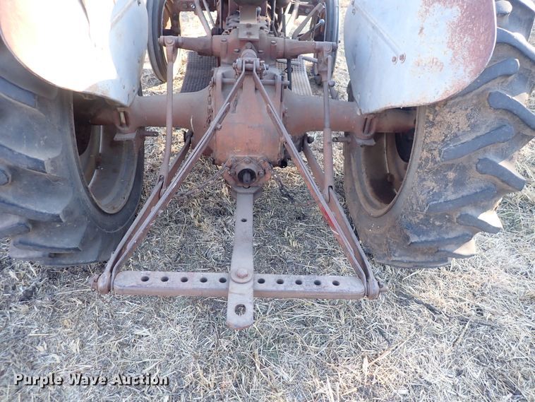 image for item DQ3879 Ford  tractor