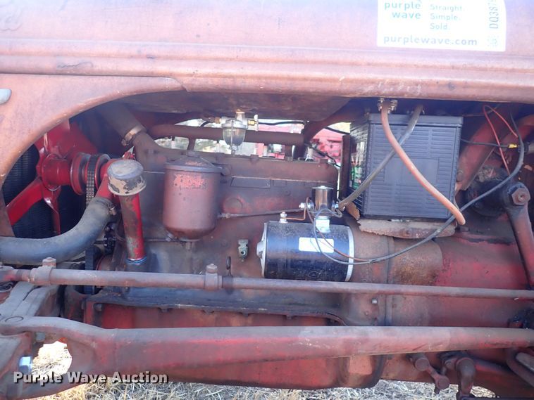image for item DQ3879 Ford  tractor