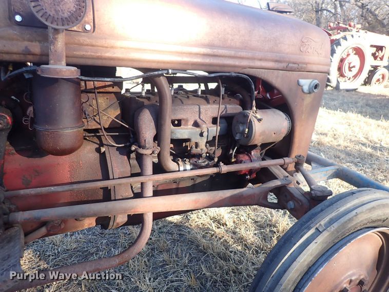 image for item DQ3879 Ford  tractor