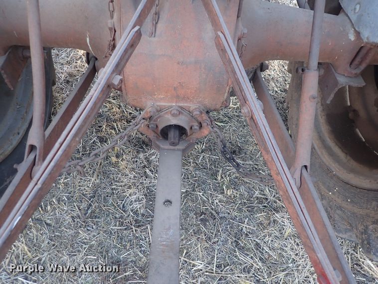 image for item DQ3879 Ford  tractor