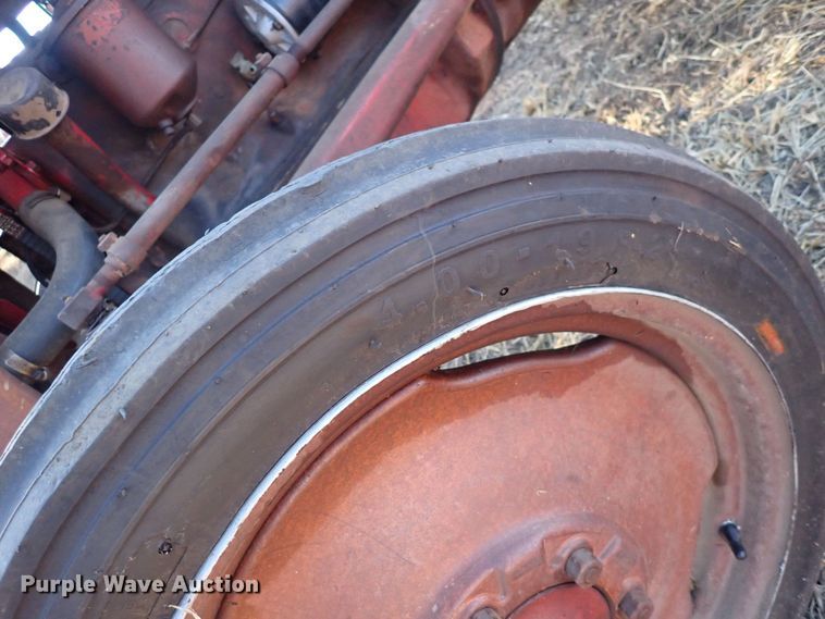 image for item DQ3879 Ford  tractor