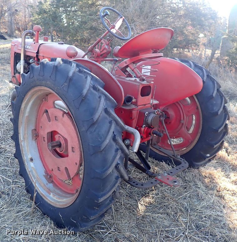 image for item DQ3880 International Harvester Farmall FC  tractor