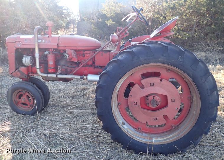 image for item DQ3880 International Harvester Farmall FC  tractor