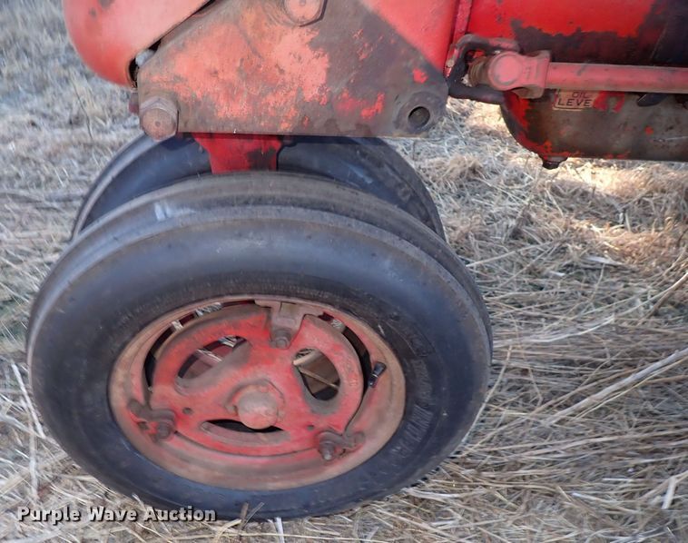 image for item DQ3880 International Harvester Farmall FC  tractor