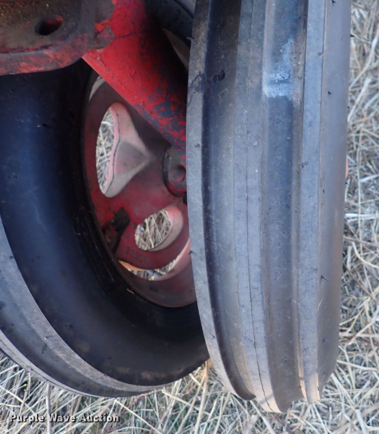 image for item DQ3880 International Harvester Farmall FC  tractor