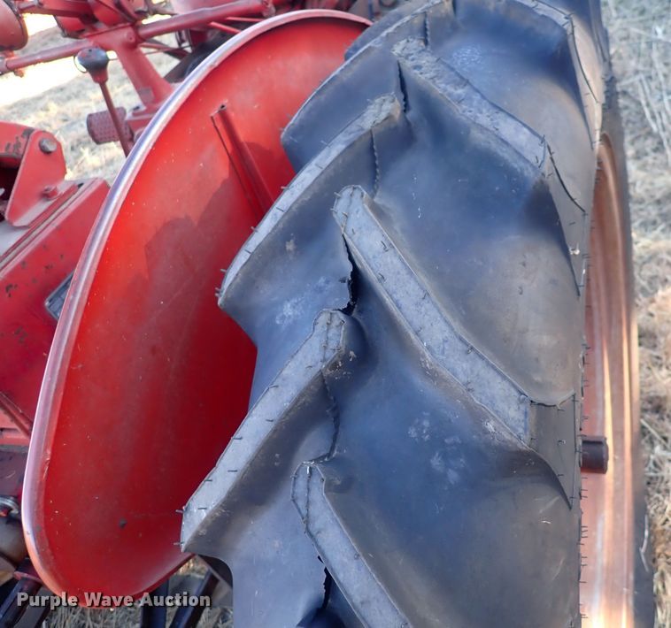 image for item DQ3880 International Harvester Farmall FC  tractor