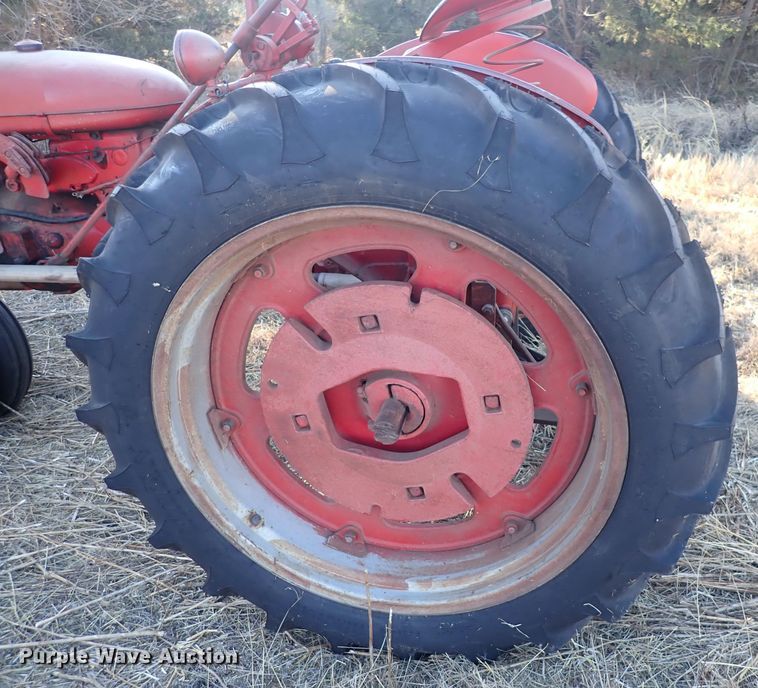 image for item DQ3880 International Harvester Farmall FC  tractor