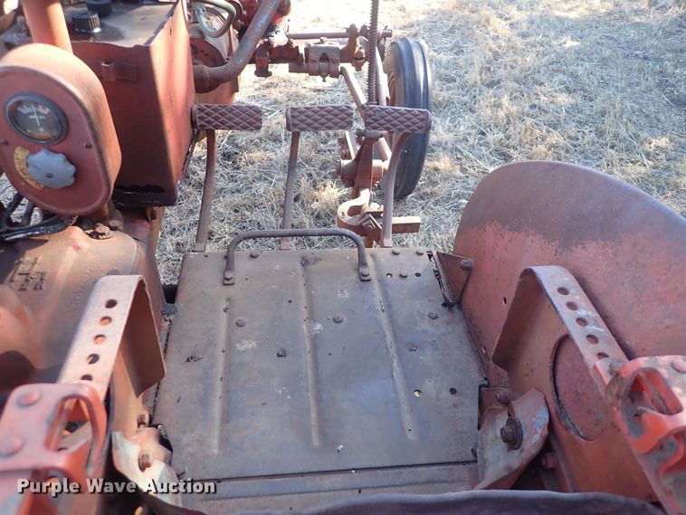 image for item DQ3881 Farmall A  tractor