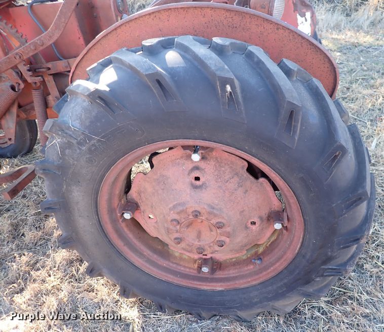 image for item DQ3881 Farmall A  tractor