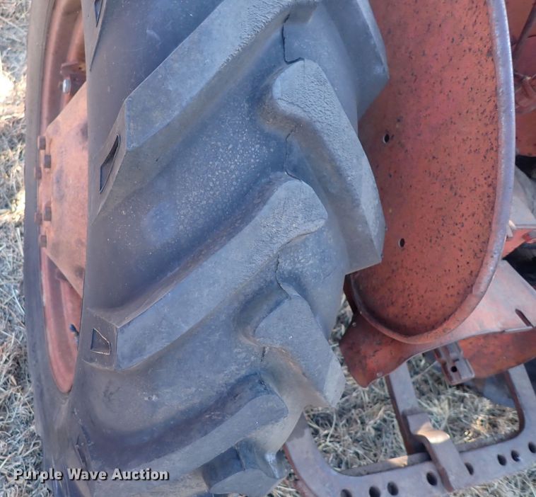 image for item DQ3881 Farmall A  tractor