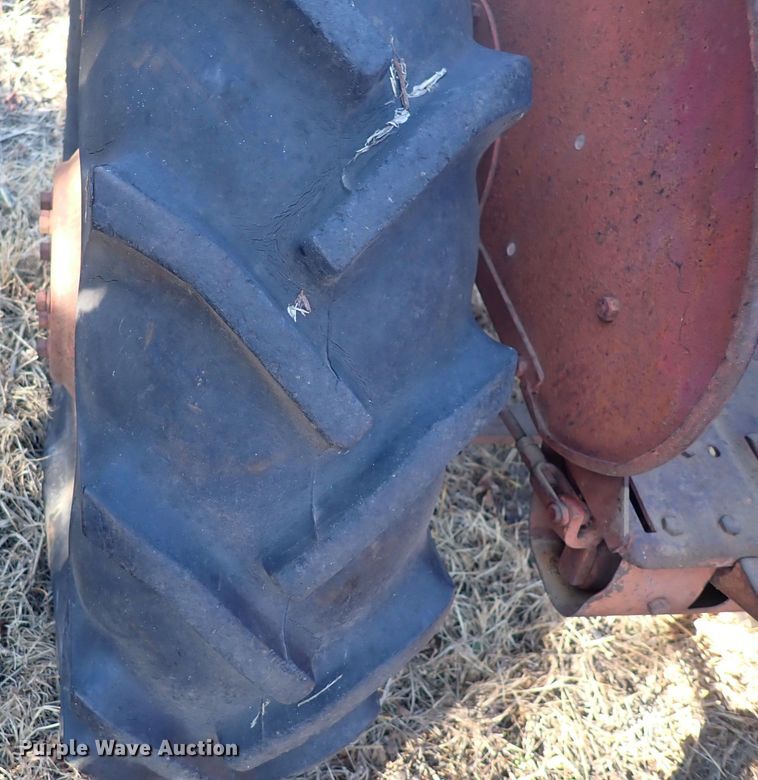 image for item DQ3881 Farmall A  tractor
