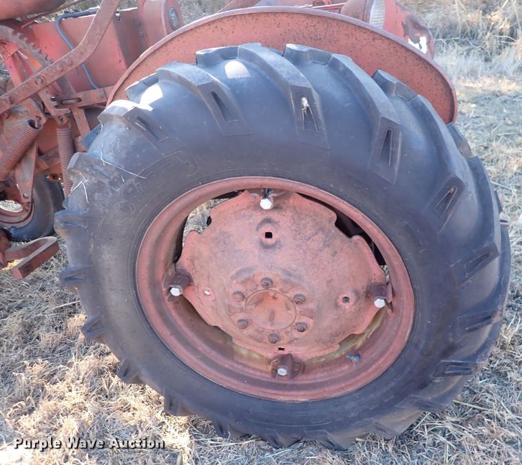 image for item DQ3881 Farmall A  tractor