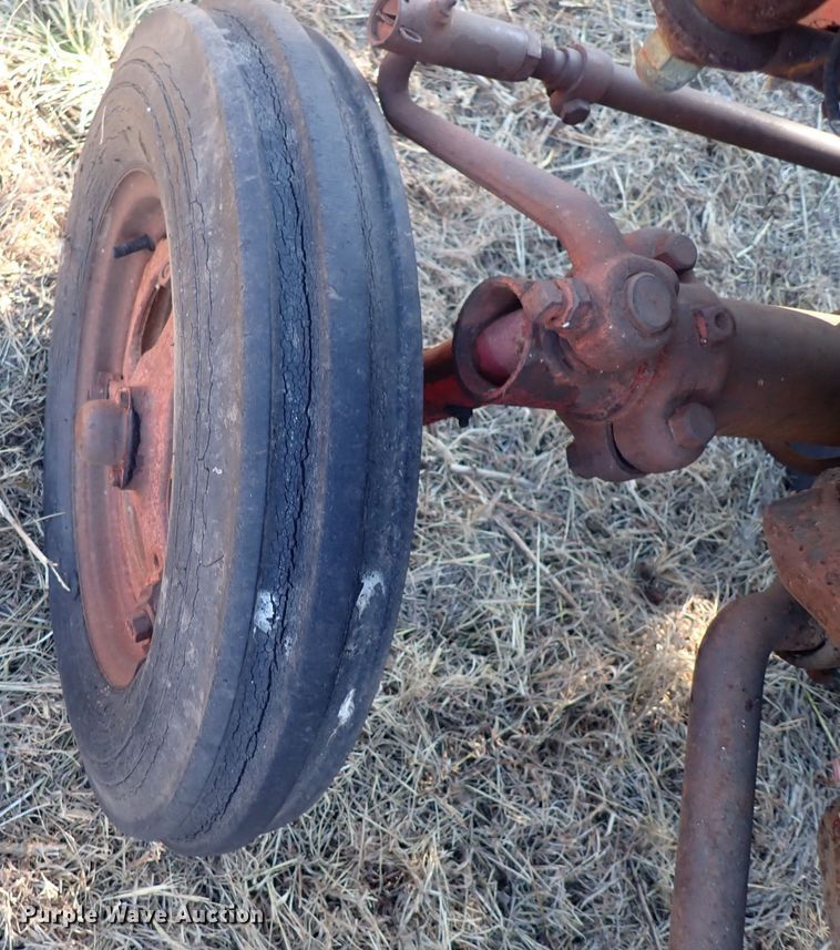 image for item DQ3881 Farmall A  tractor