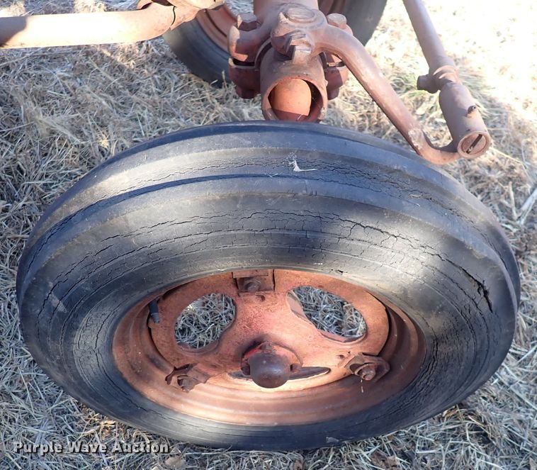 image for item DQ3881 Farmall A  tractor