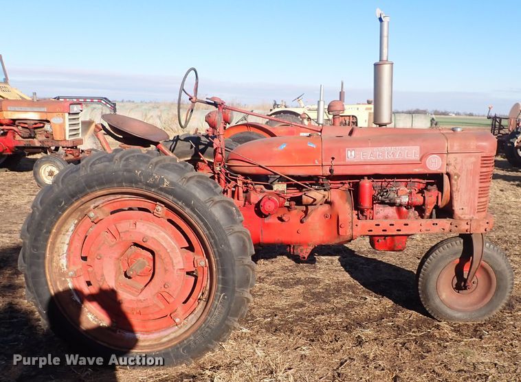 image for item DQ3882 1941 International Harvester Farmall H  tractor