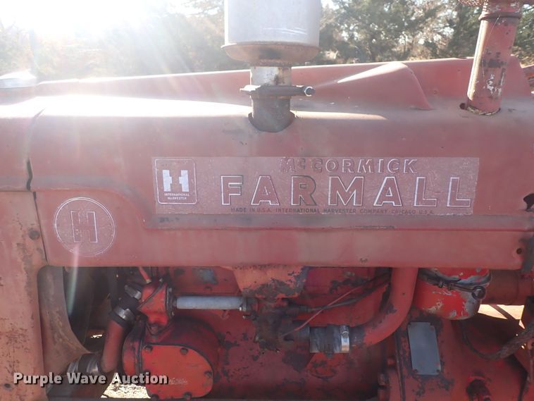 image for item DQ3882 1941 International Harvester Farmall H  tractor