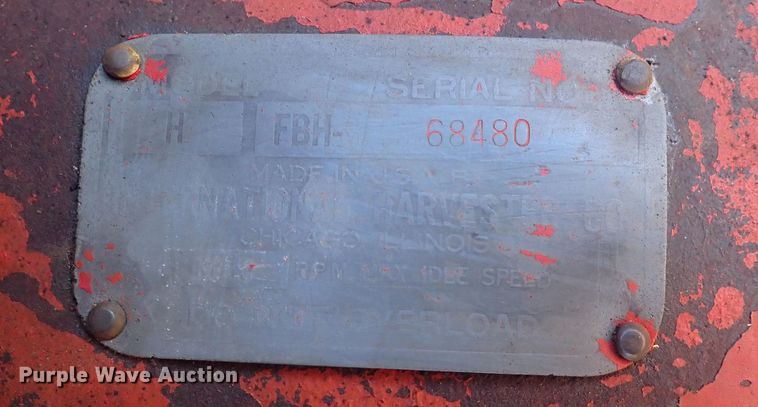 image for item DQ3882 1941 International Harvester Farmall H  tractor