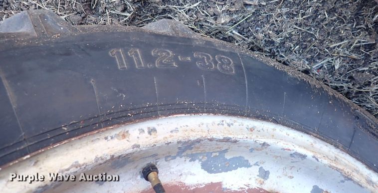 image for item DQ3882 1941 International Harvester Farmall H  tractor