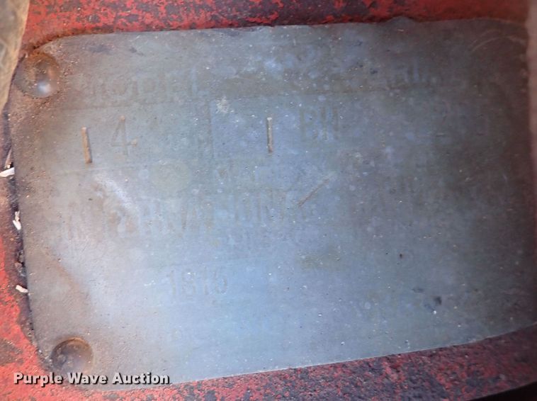 image for item DQ3883 International I4  tractor