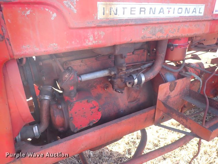 image for item DQ3883 International I4  tractor