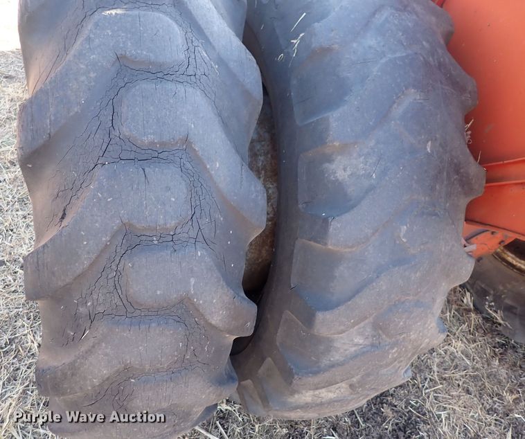 image for item DQ3883 International I4  tractor