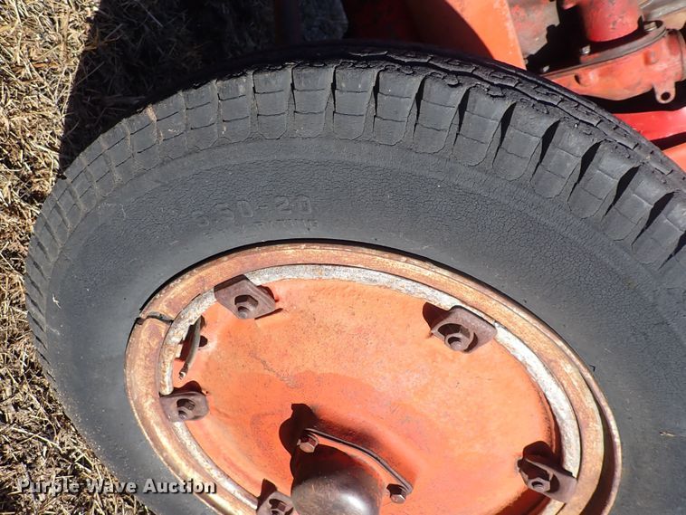 image for item DQ3883 International I4  tractor