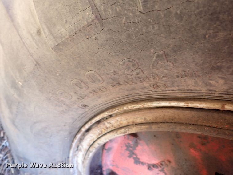 image for item DQ3883 International I4  tractor