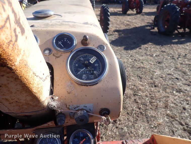 image for item DQ3884 Case 841C  tractor