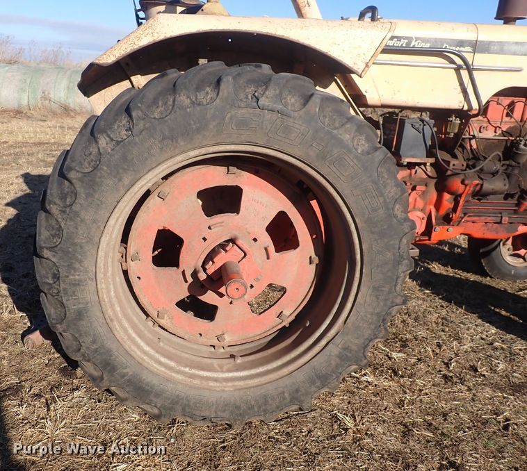 image for item DQ3884 Case 841C  tractor