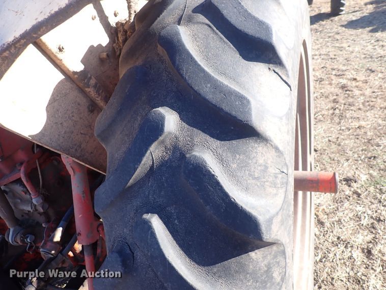 image for item DQ3884 Case 841C  tractor