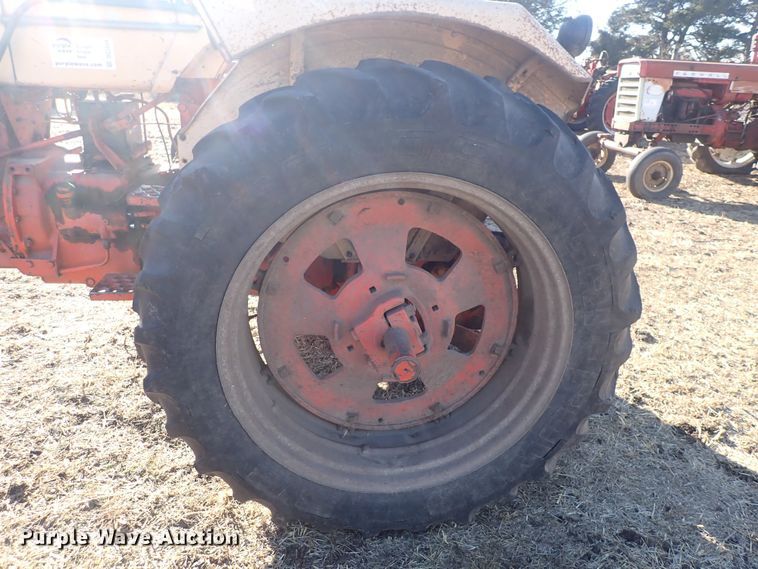 image for item DQ3884 Case 841C  tractor